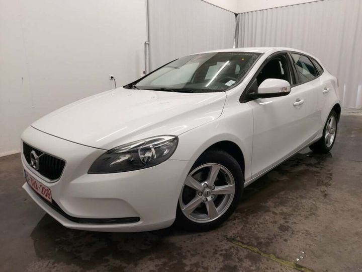 volvo v40 2018 yv1mv7481j2491783