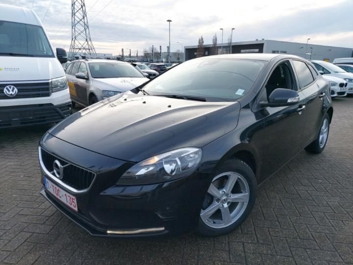 volvo v40 2018 yv1mv7481j2491964