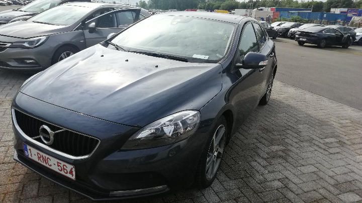 volvo v40 hatchback 2017 yv1mv74l1h2414185