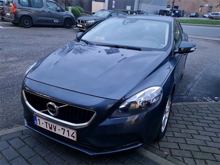 volvo v40 2018 yv1mv74l1j2490287