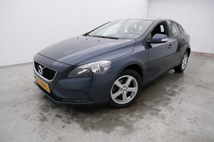 volvo v40 16 2018 yv1mv74l1j2510496