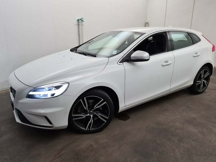 volvo v40 2018 yv1mv7980j2491261