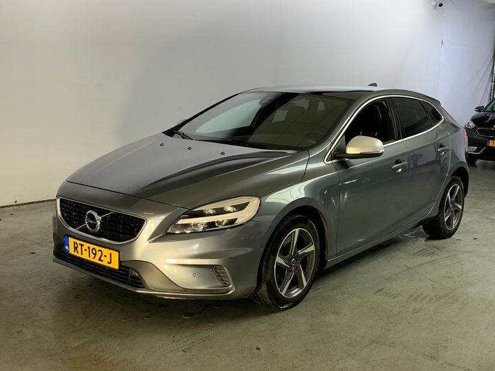 volvo v40 2018 yv1mv7980j2498023