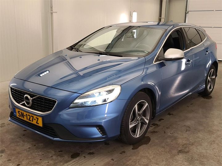 volvo v40 2018 yv1mv7980j2506558