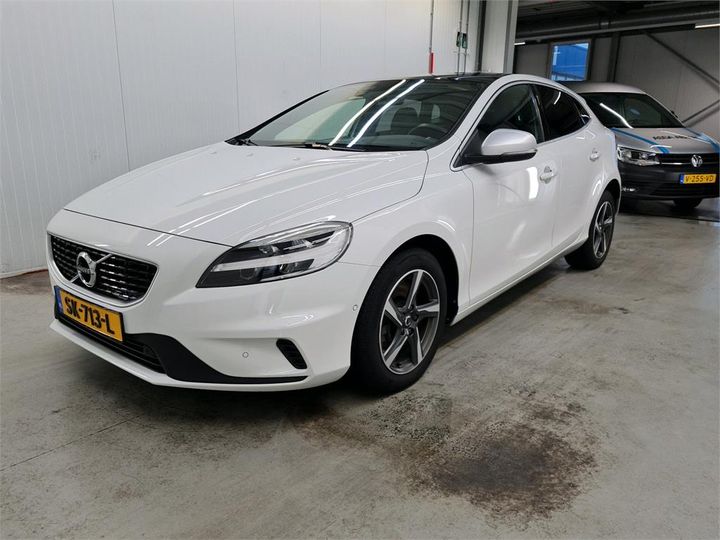 volvo v40 2018 yv1mv7980j2511543