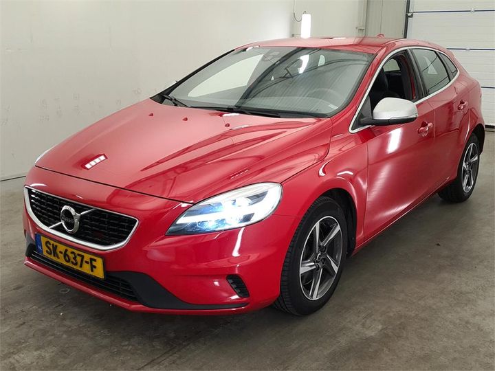 volvo v40 2018 yv1mv7980j2512405