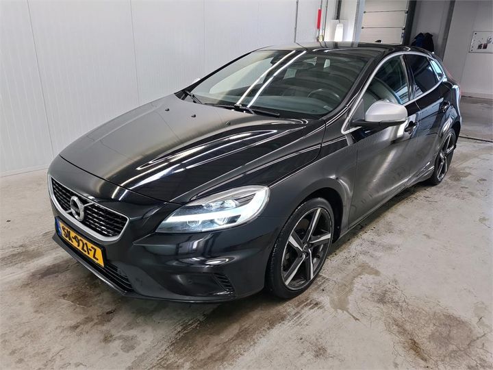 volvo v40 2018 yv1mv7980j2513821