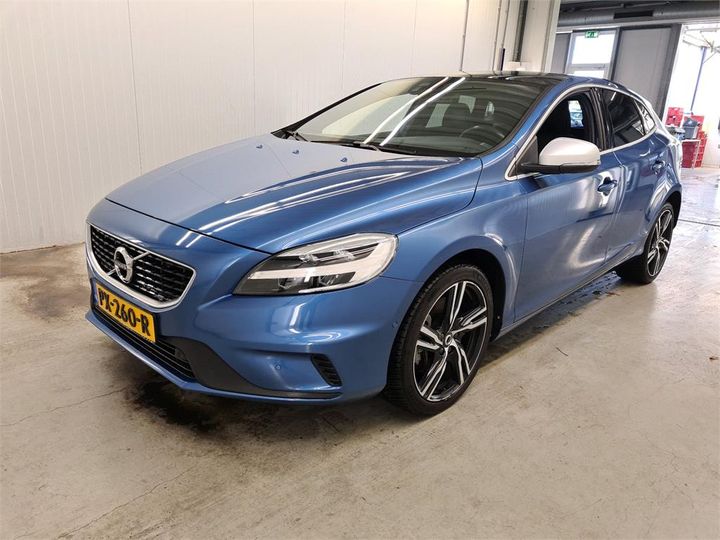 volvo v40 2017 yv1mv7981j2469462