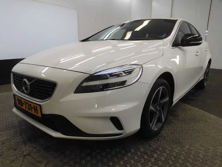 volvo v40 2017 yv1mv7981j2472888