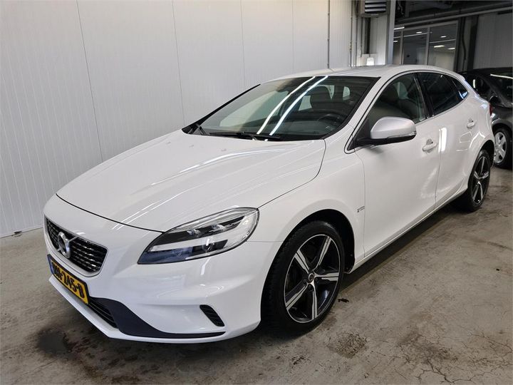 volvo v40 2017 yv1mv7981j2482336