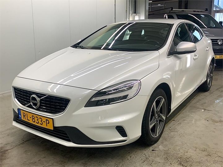 volvo v40 2018 yv1mv7981j2483199