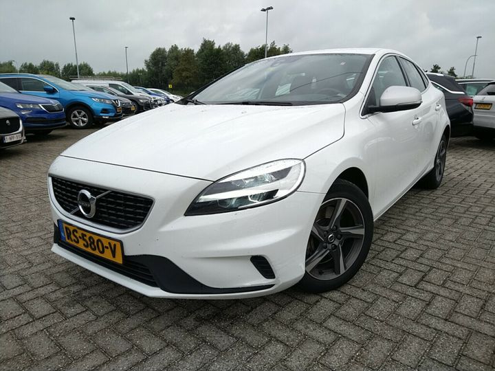 volvo v40 2018 yv1mv7981j2484642