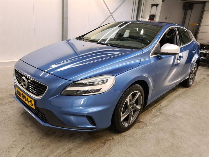 volvo v40 2018 yv1mv7981j2485166