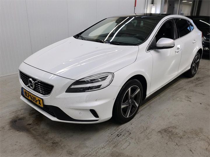 volvo v40 2017 yv1mv7981j2486261