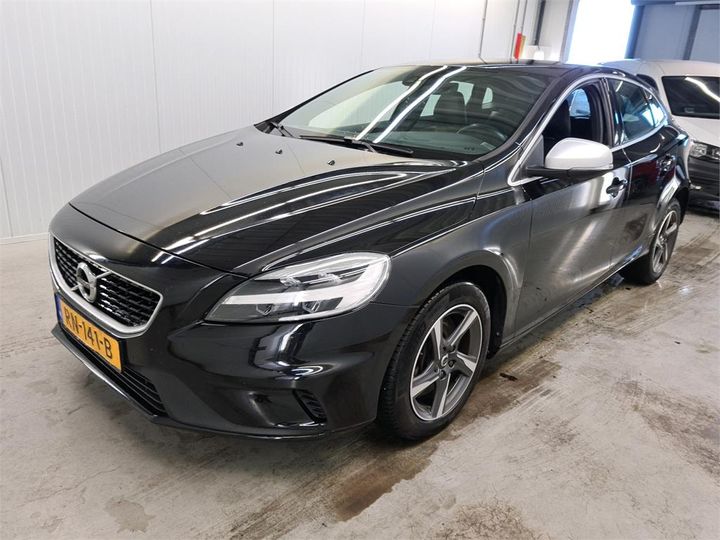 volvo v40 2018 yv1mv7981j2487605