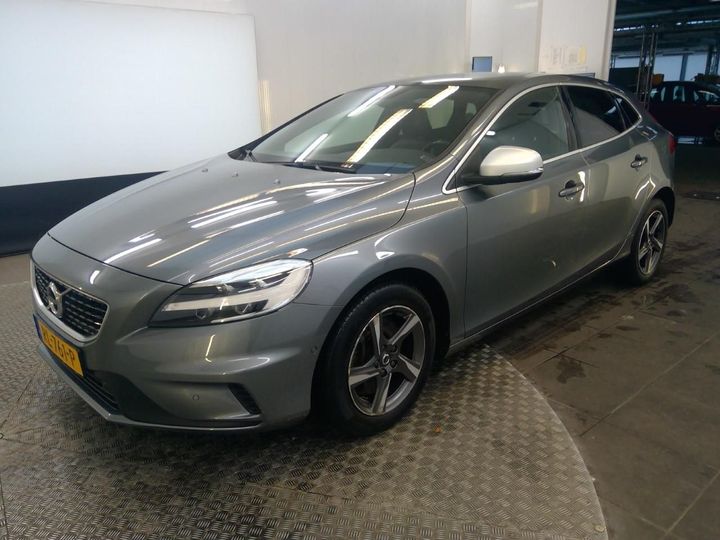 volvo v40 2018 yv1mv7981j2488188