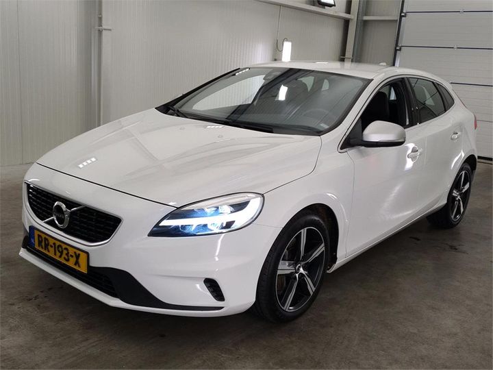 volvo v40 2018 yv1mv7981j2488539