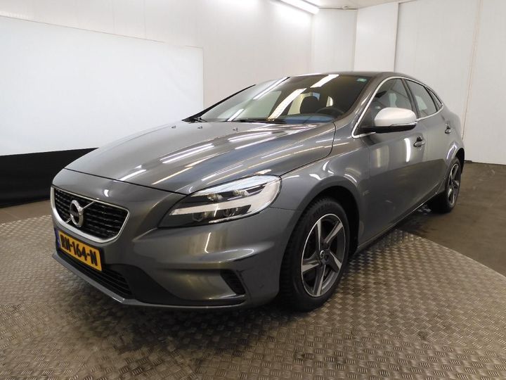 volvo v40 2018 yv1mv7981j2489737