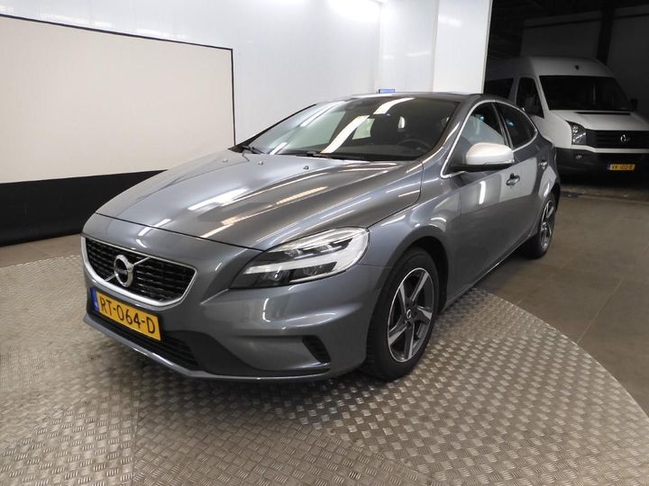 volvo v40 2018 yv1mv7981j2491856