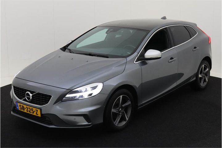 volvo v40 2018 yv1mv7981j2494071