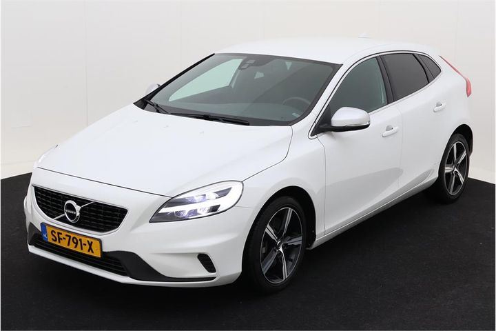 volvo v40 2018 yv1mv7981j2494818