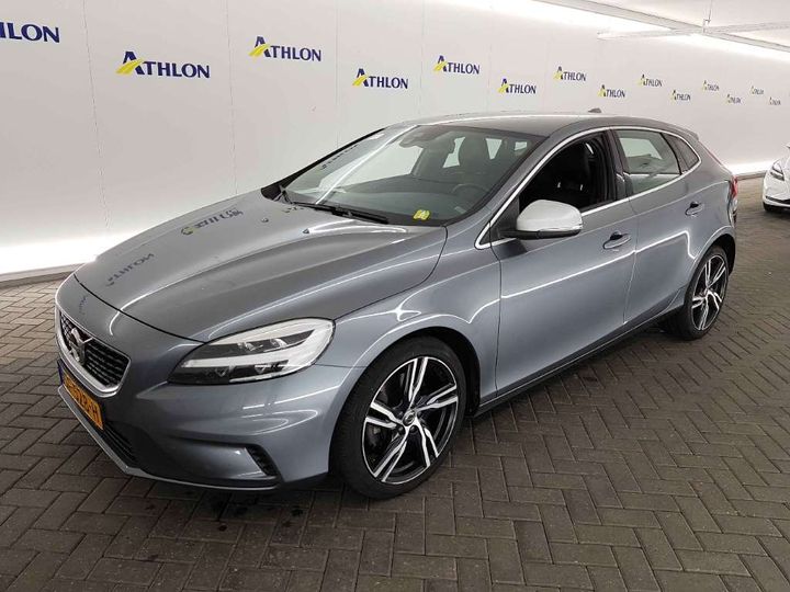 volvo v40 2018 yv1mv7981j2494872