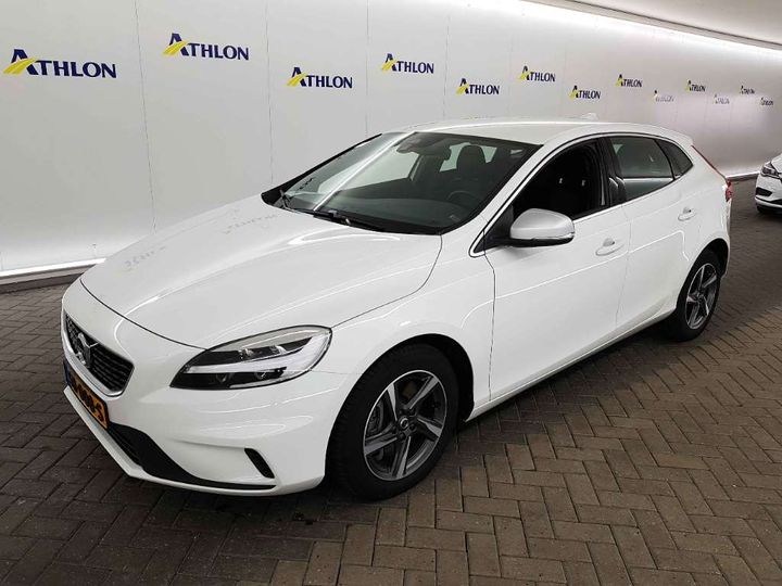 volvo v40 2018 yv1mv7981j2495292