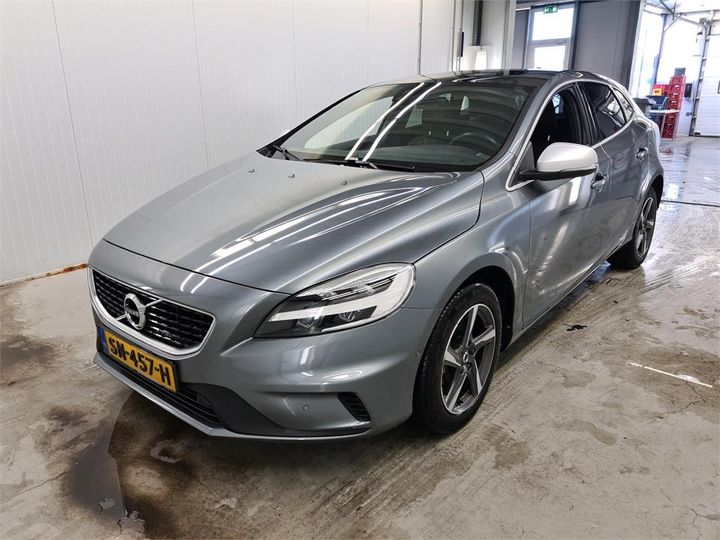 volvo v40 2018 yv1mv7981j2503324