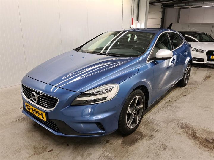 volvo v40 2018 yv1mv7981j2509180