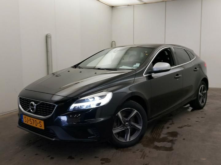 volvo v40 2018 yv1mv7981j2512594