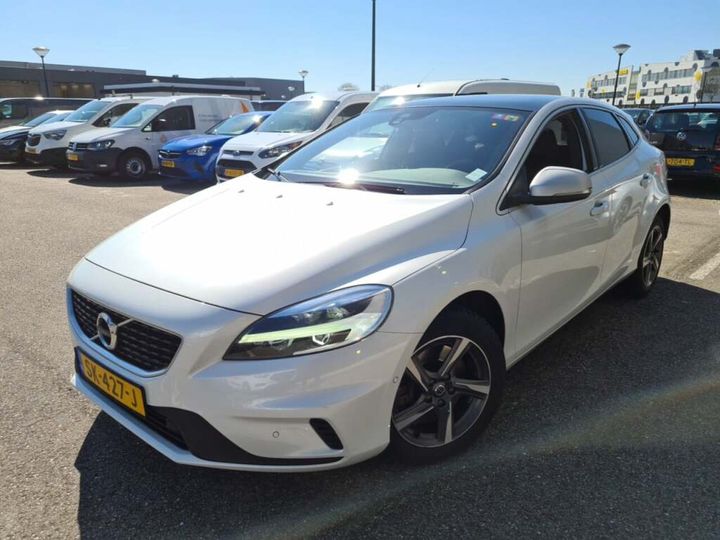 volvo v40 2018 yv1mv7981j2513307