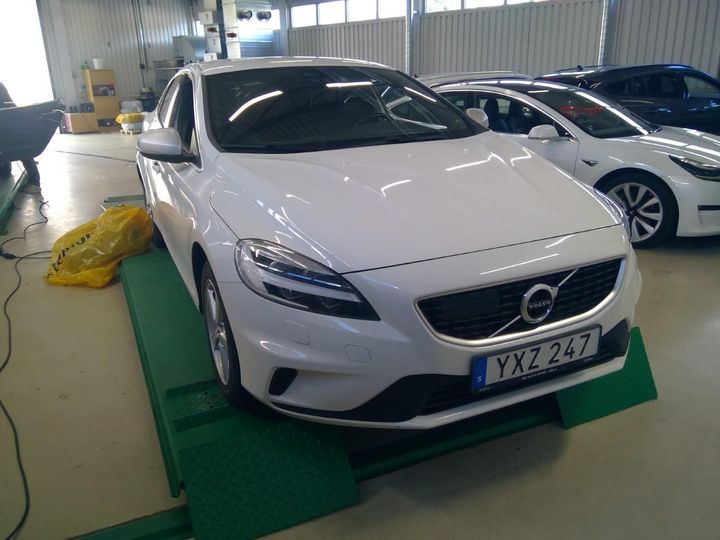 volvo v40 2017 yv1mv79l0j2480541