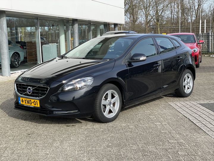 volvo v40 2013 yv1mv8481e2106400