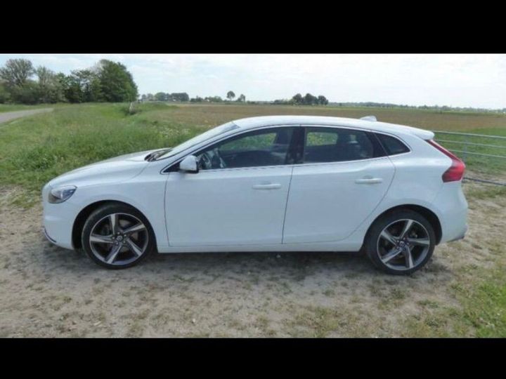 volvo v40 2014 yv1mva851f2212975