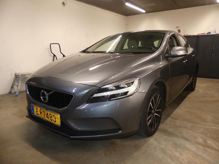 volvo v40 - 2016 2017 yv1mva8l1j2452515