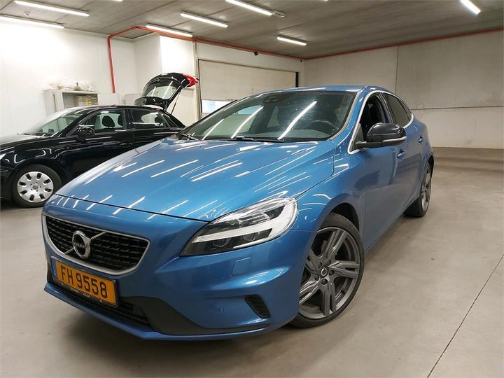 volvo v40 2018 yv1mva8ldj2490498