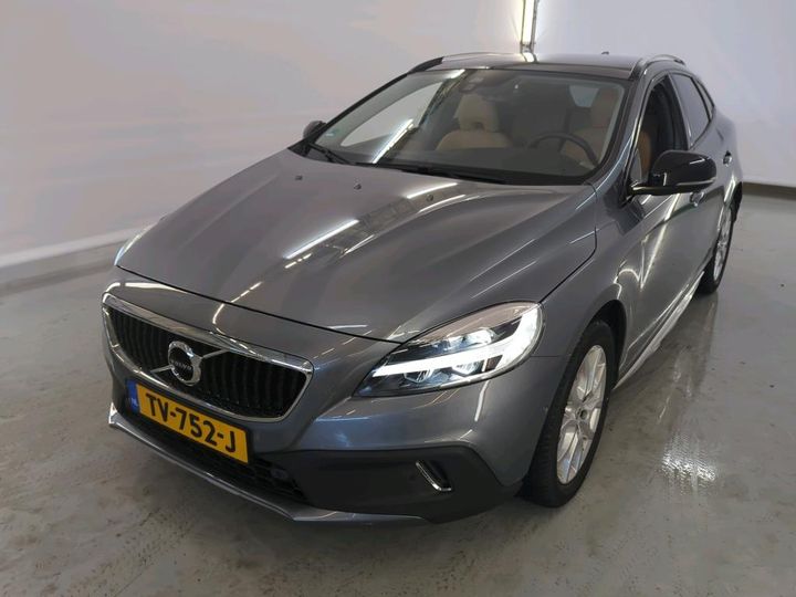 volvo v40 2018 yv1mz32v0k2176851