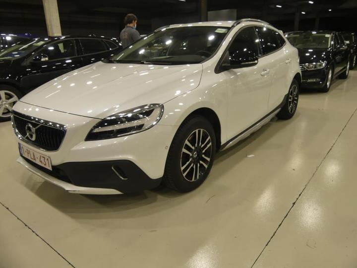 volvo v40 cross count 2016 yv1mz37l1h2118936