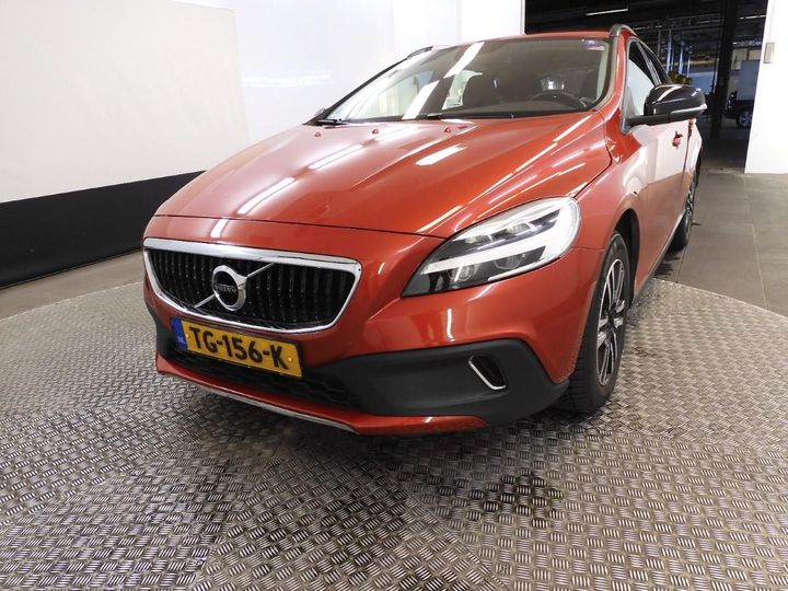 volvo v40 cross country 2018 yv1mz70v0k2173096