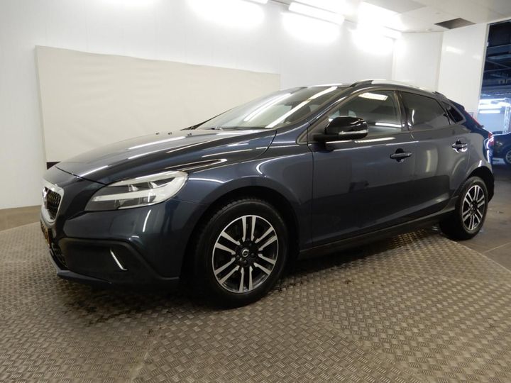 volvo v40 cross country 2018 yv1mz70v0k2173852