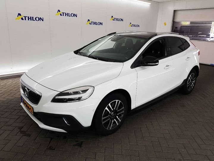 volvo v40 cross country 2018 yv1mz72v0k2172037