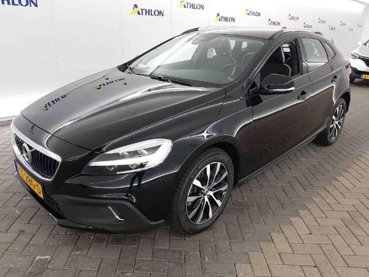 volvo v40 cross country 2018 yv1mz72v0k2175896