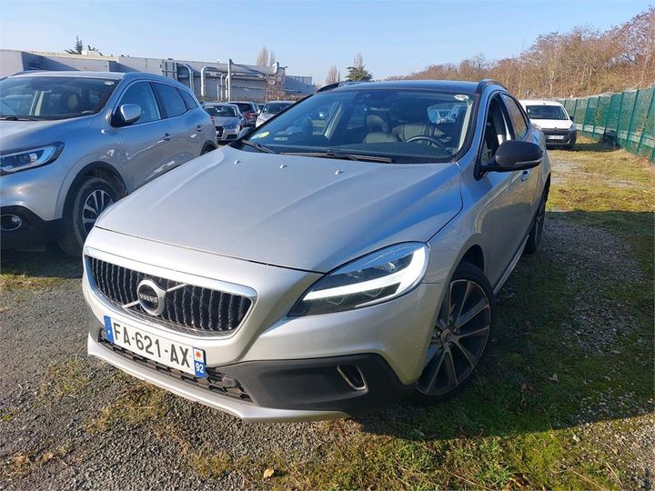 volvo v40 cross count 2018 yv1mz72x0k2173954