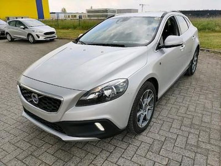 volvo v40 cross country diesel 2016 yv1mz74l0g2105554