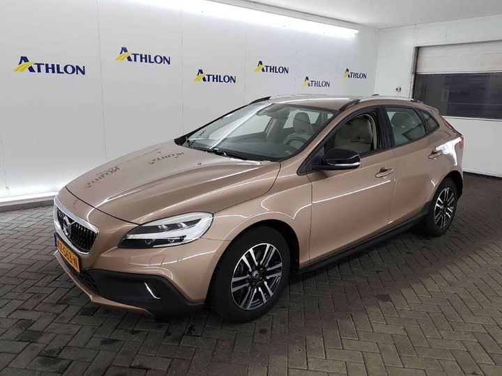 volvo v40 cross country 2017 yv1mz74l0h2128698