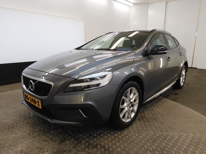 volvo v40 cross country 2017 yv1mz74l0j2148020