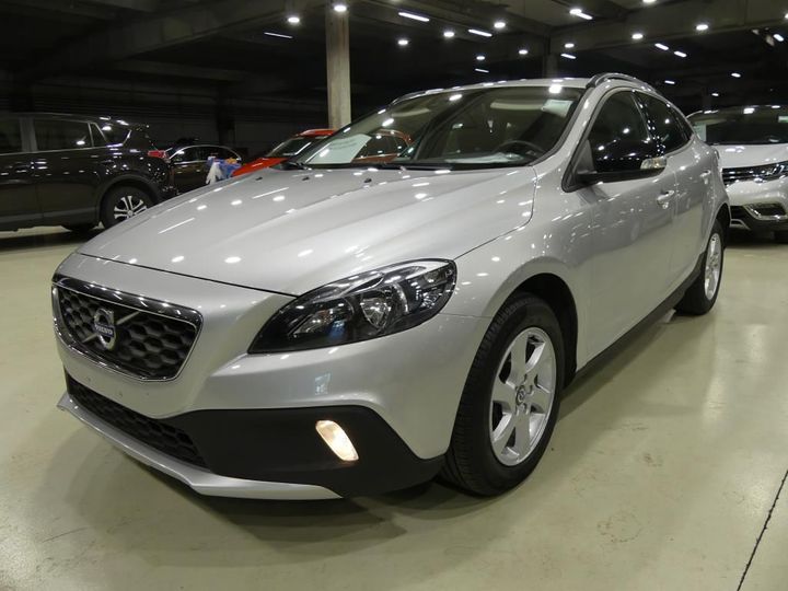 volvo v40 cross count 2016 yv1mz74l1g2104468