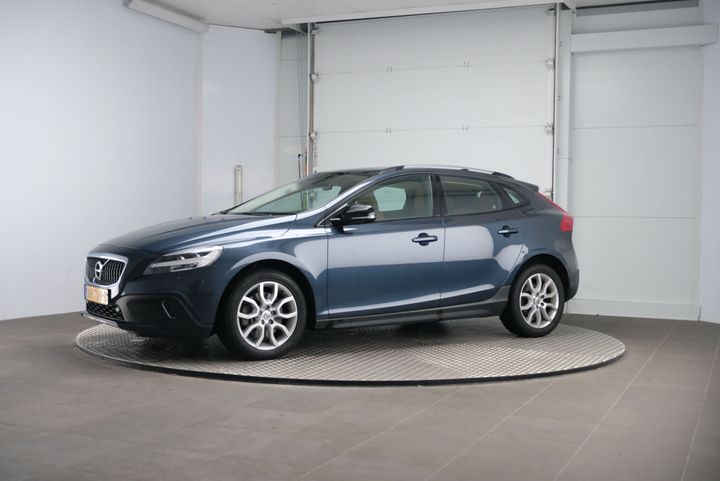 volvo v40 cross country 2017 yv1mz74l1h2119697