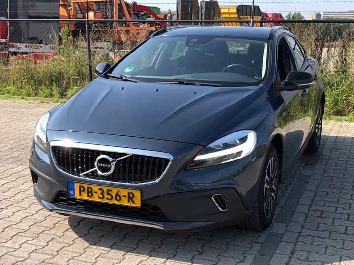 volvo v40 cross country 2017 yv1mz74l1j2138615