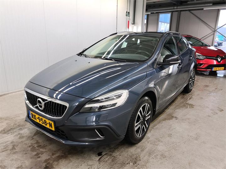 volvo v40 2017 yv1mz74l1j2145945